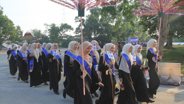 SAMBUTAN Maulidur Rasul peringkat IPG Kampus Raja Melewar disambut meriah